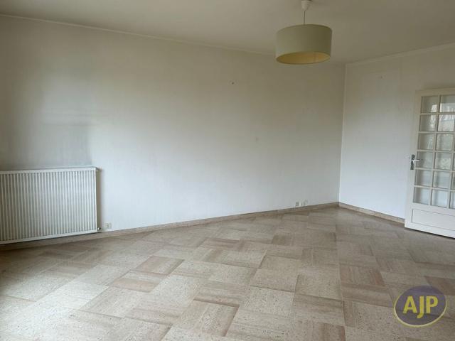 Location Appartement Rue de la Lauriere, Roussines