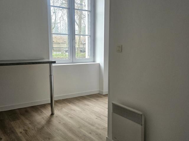 Location Appartement Rue De La Liberté, Saint Florent des Bois