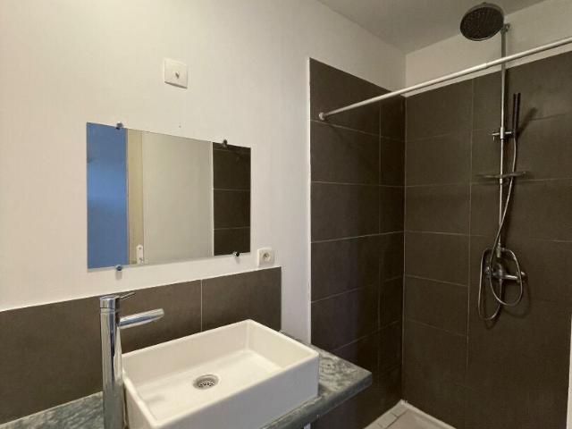 Location Appartement Rue de la Maison Carrée, Nîmes