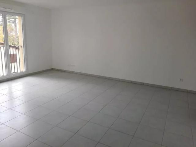 Location Appartement Rue de la Mairie, Lentilly