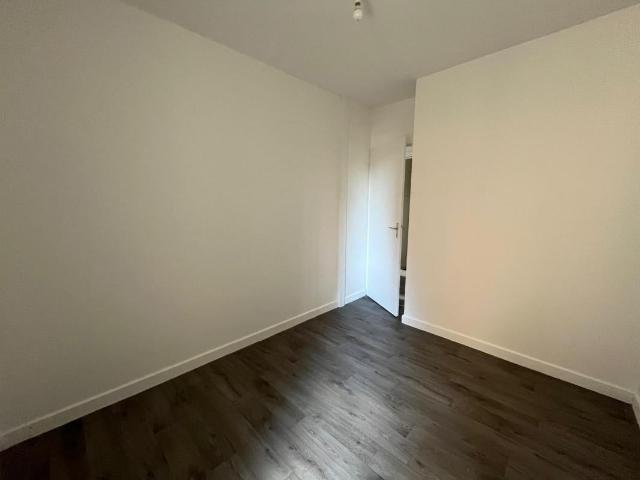 Location Appartement Rue de la Mairie, Saint Just d'Avray