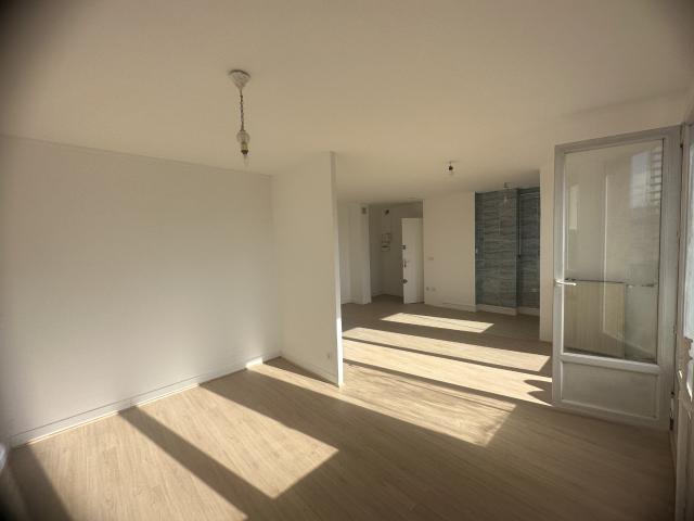 Location Appartement Rue de la Maladrerie, Aubervilliers
