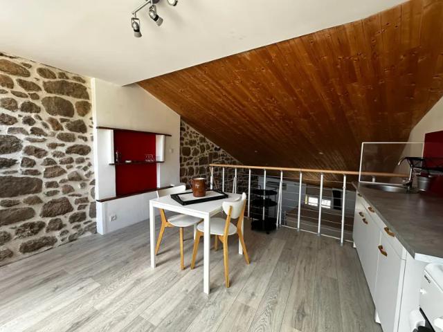 Location Appartement Rue de la Menuiserie, Chassiers