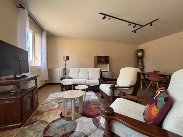 Location Appartement Rue de la Saint Martin, Vacquiers