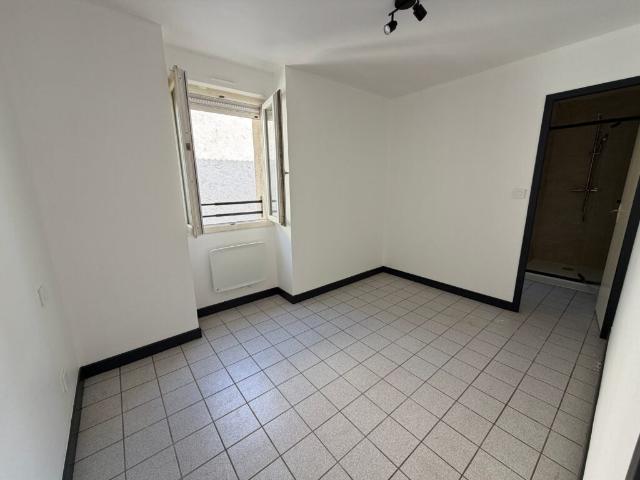Location Appartement Rue de la Pompe, Vergt