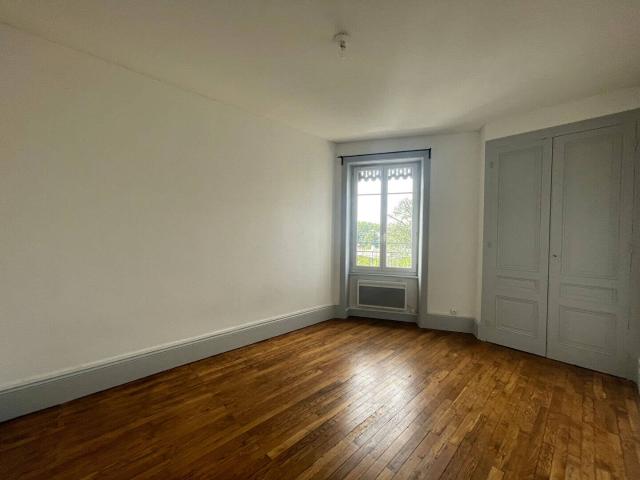 Location Appartement Rue de la Paix, Bron