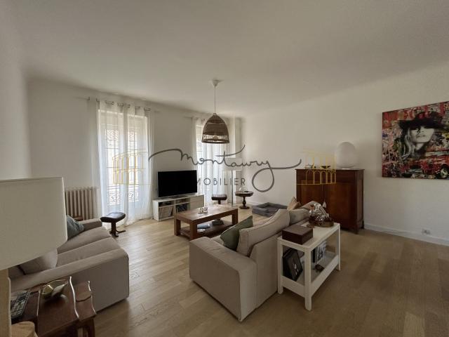 Location Appartement Rue de la Paix, Nîmes