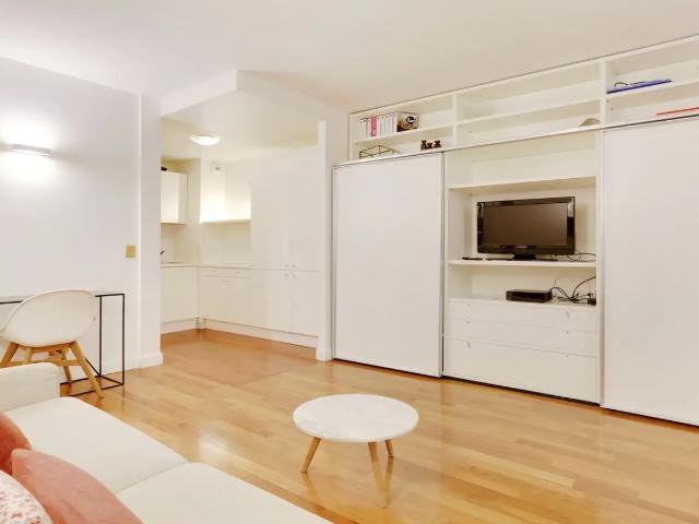 Location Appartement Rue Daunou, Paris