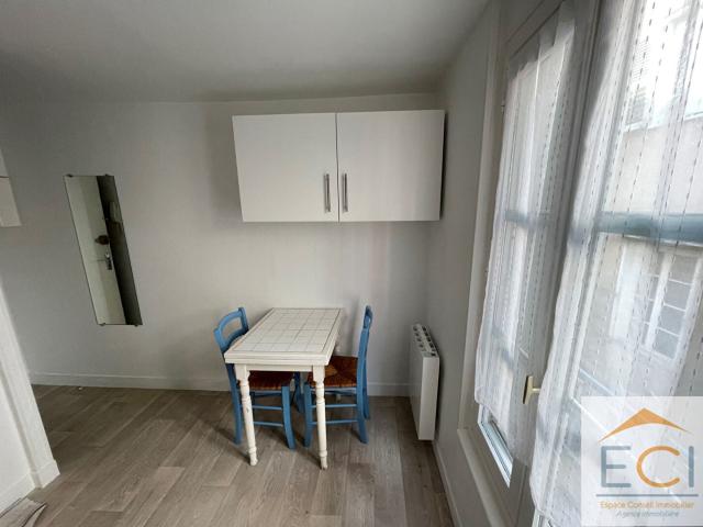 Location Appartement Rue de la Roquette, Paris