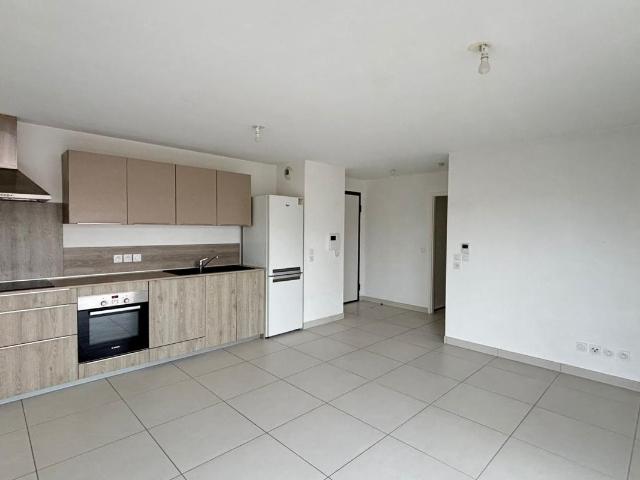 Location Appartement Rue de la République, Ville la Grand