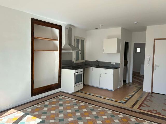 Location Appartement Rue de la République, Volonne