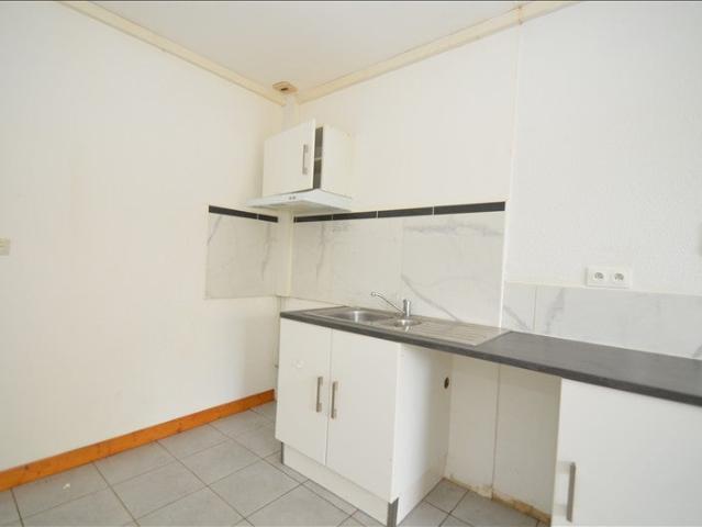 Location Appartement Rue de La République, Moulin Neuf
