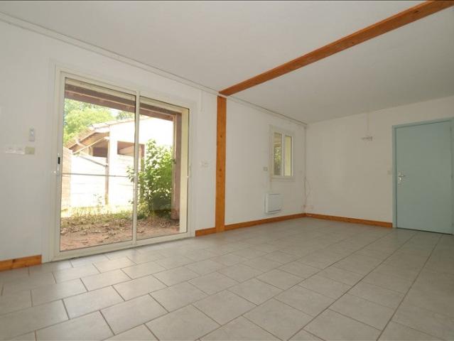 Location Appartement Rue de La République, Moulin Neuf