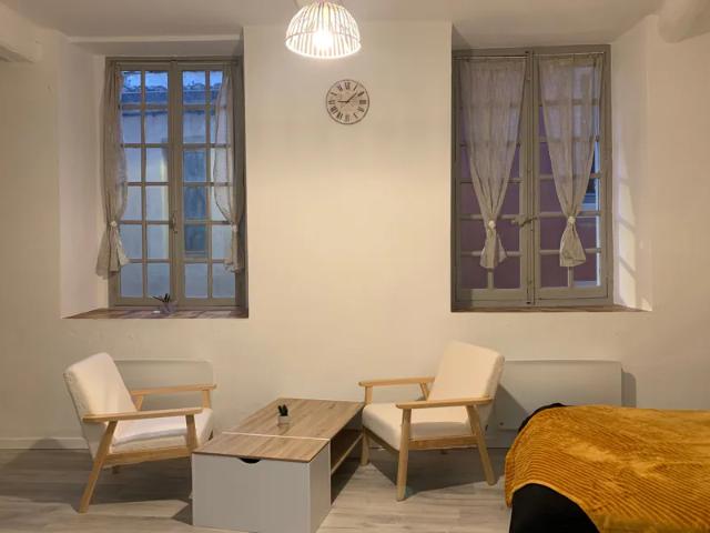 Location Appartement Rue de la République, Nîmes