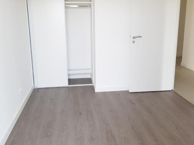 Location Appartement Rue de la République, Sathonay Camp