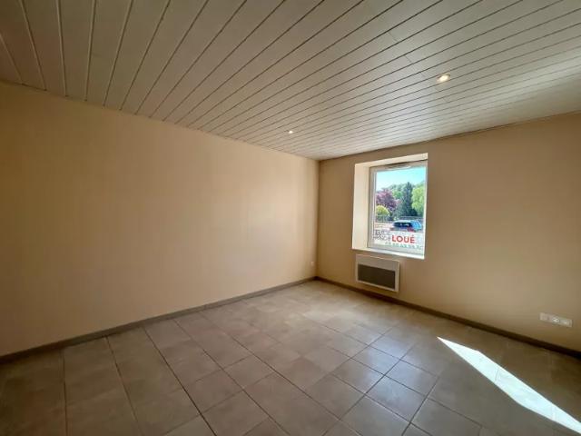 Location Appartement Place Vautrin, Senones
