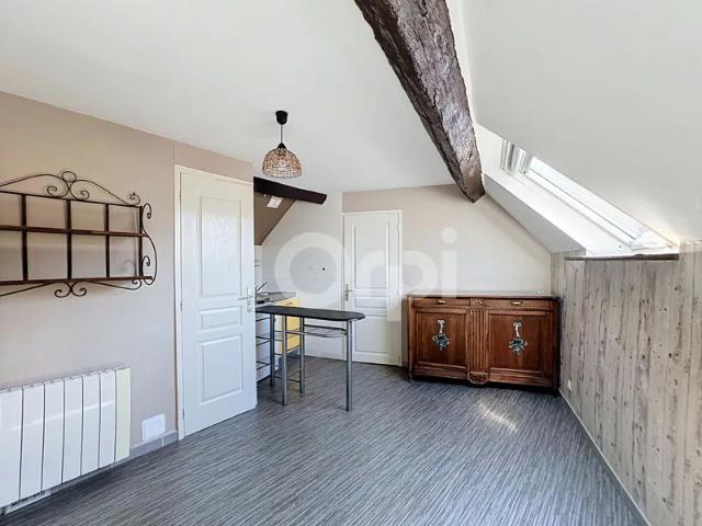 Location Appartement Rue de la Tour Charton, Chaumont