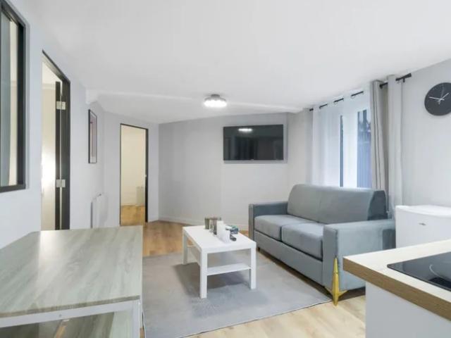 Location House Rue de la Tour des Dames, Paris