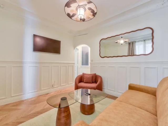 Location Appartement Rue de la Tour, Paris