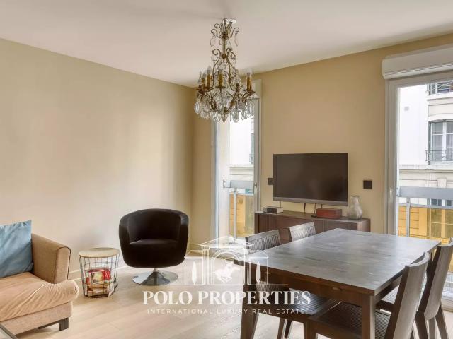 Location Appartement Rue de la Tour, Paris