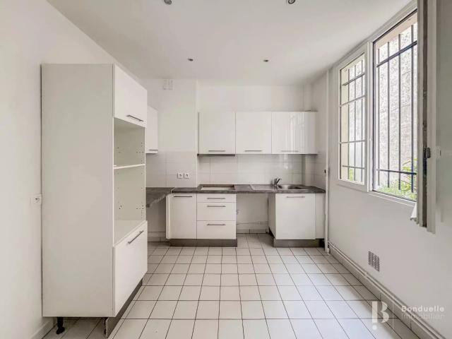 Location Appartement Rue de la Tour, Paris