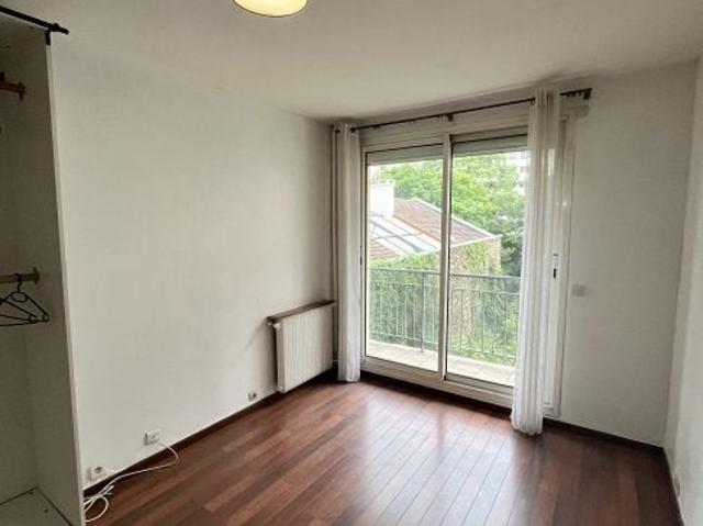 Location Appartement Rue de la Vega, Paris