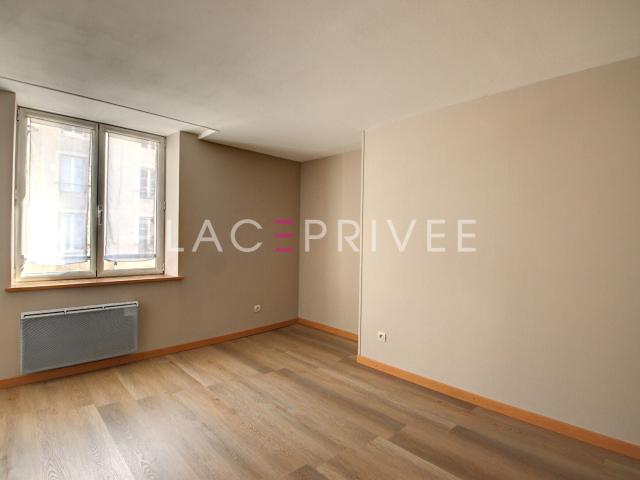 Location Appartement Quai Marie Claude Vayssade, Nancy