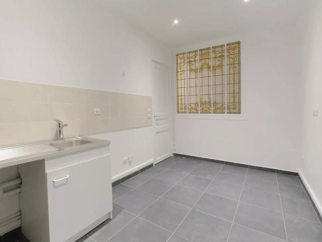 Location Appartement Rue de l'Abbé Groult, Paris