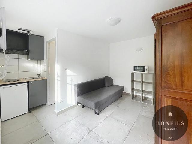Location Appartement Rue de l'Aigarden, Avignon