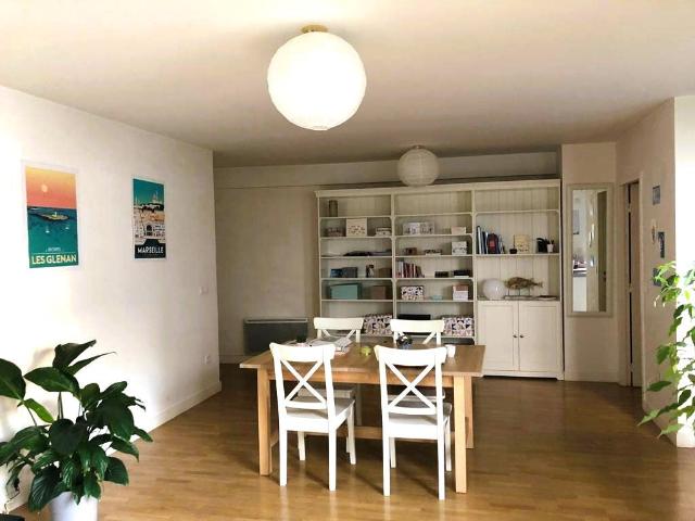 Location Appartement Rue de Lappe, Paris