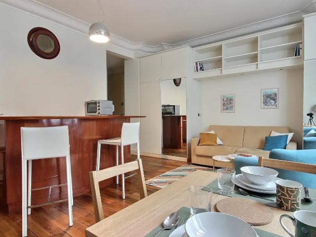 Location Appartement Rue de l'Assomption, Paris