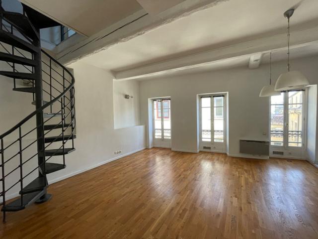 Location Appartement Rue de l'Aspic, Nîmes