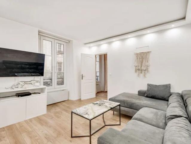 Location Appartement Rue de Lévis, Paris