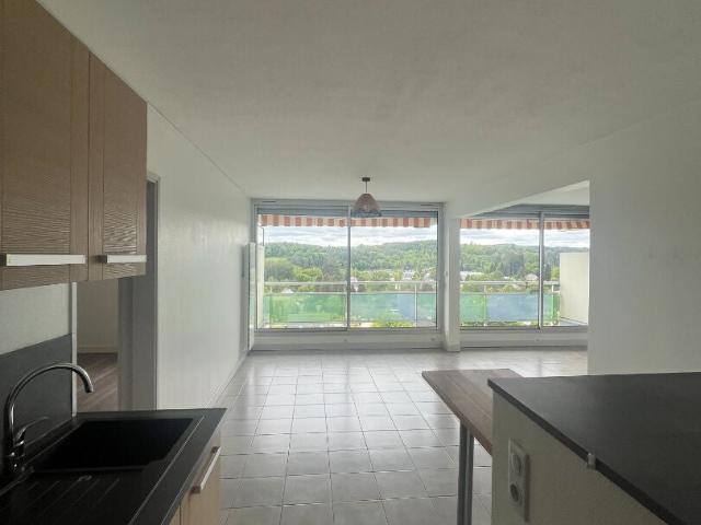Location Appartement Rue de l'Église, Ussel