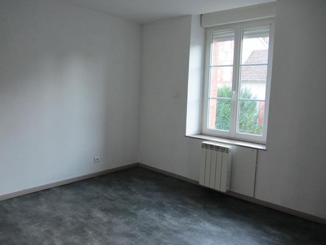 Location Appartement Rue de l'Église, Ussel