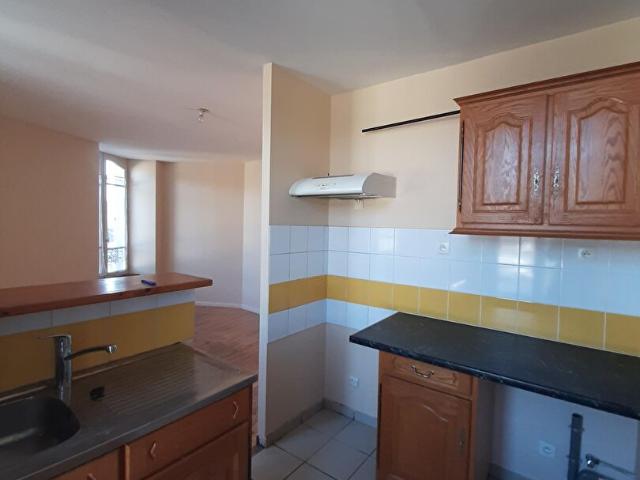 Location Appartement Rue de l'Église, Ussel