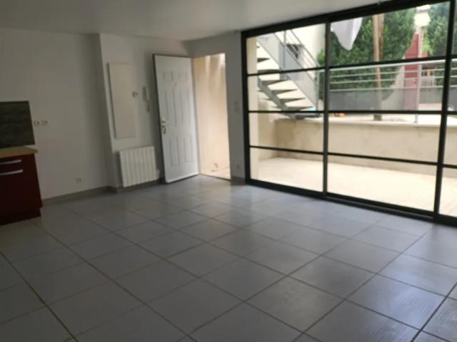 Location Appartement Chemin des Châteaux, Daux