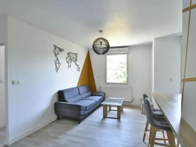 Location Appartement Rue de l'Église, Francheville