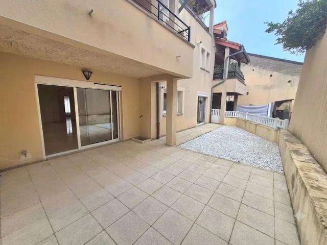 Location Appartement Rue de l'Église, Malroy