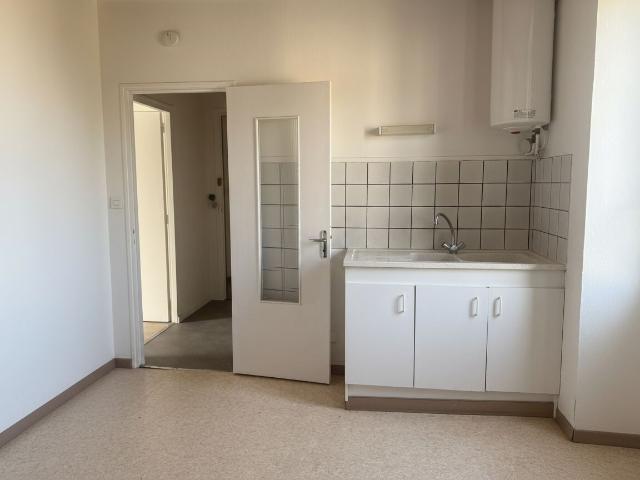 Location Appartement Rue de l'Église, Saint Christol
