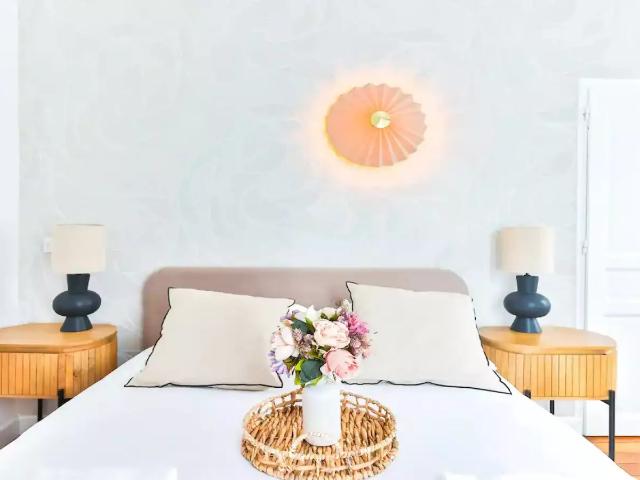 Location Appartement Rue de l'Encheval, Paris