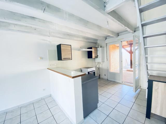 Location Appartement Rue de l'Enclos, Eguenigue
