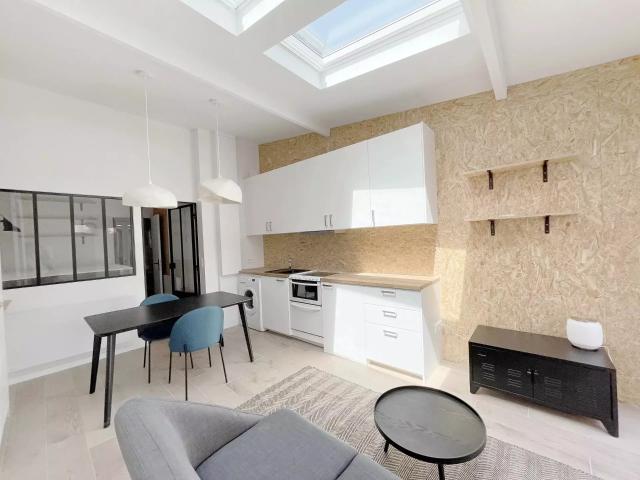 Location Appartement Rue de l'Ermitage, Paris
