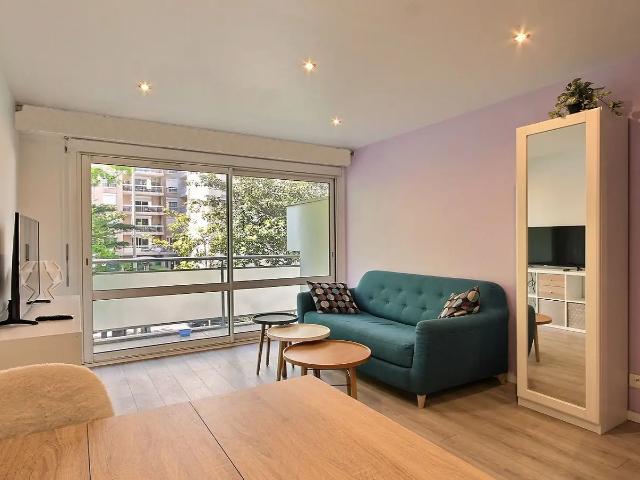 Location Appartement Rue de l'Industrie, Courbevoie