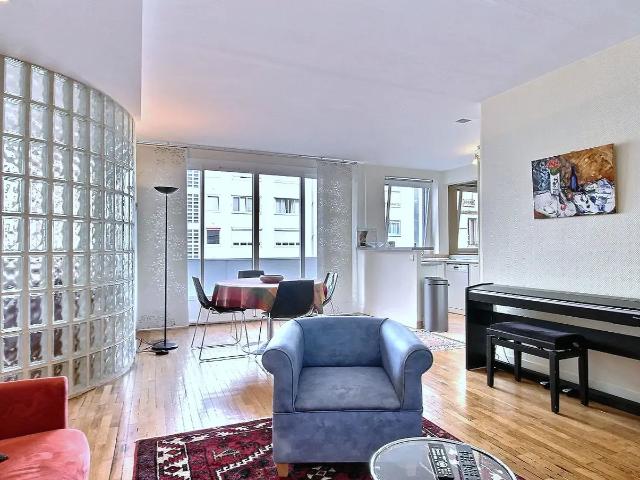 Location Appartement Rue de l'Université, Paris