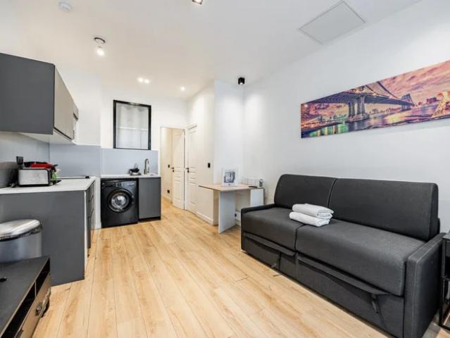 Location Appartement Rue de Mouzaïa, Paris