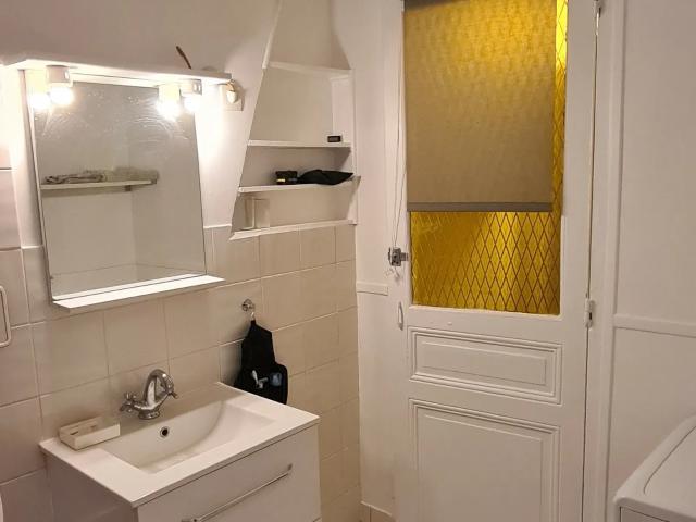 Location Appartement Rue de Montreuil, Paris