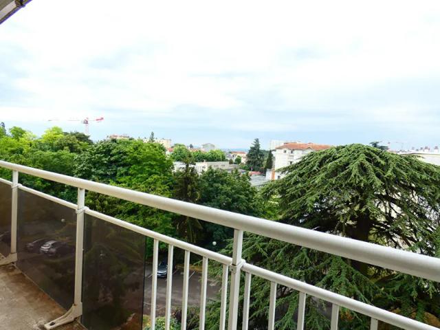 Location Appartement Rue de Margnolles, Caluire et Cuire