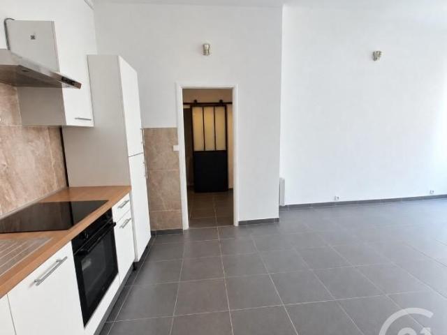 Location Appartement Rue de Marseille, Marseille