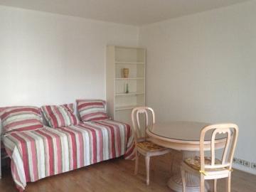 Location Appartement Rue de Meaux, Paris